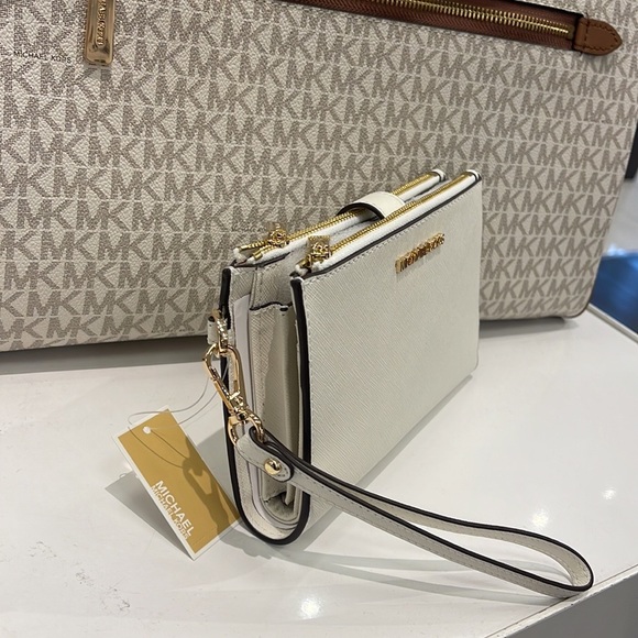 MICHAEL KORS LARGE DOUBLE ZIP WRISTLET WALLET PHONE CASE CLUTCH 
Optic White - Picture 6 of 16